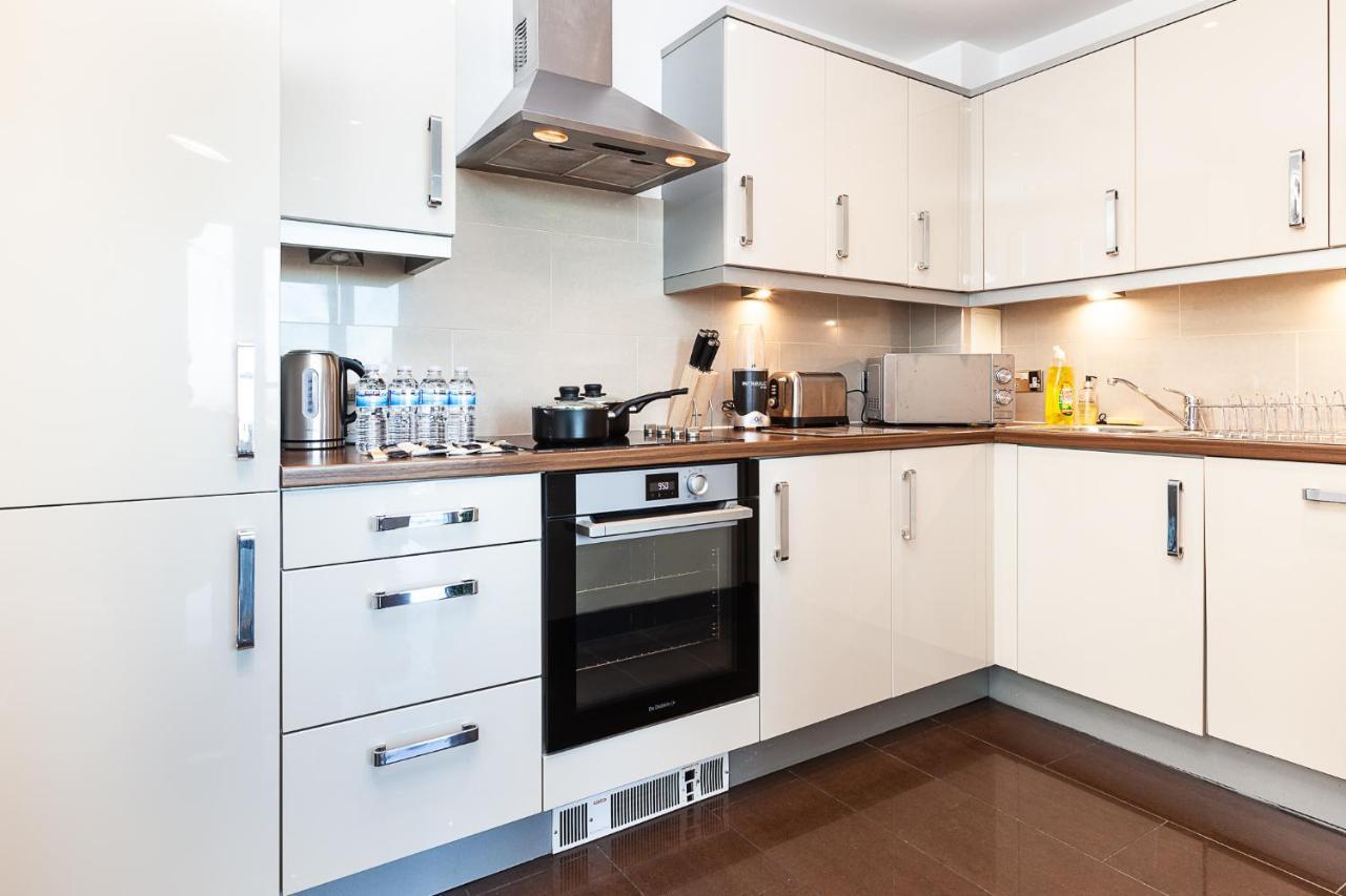 2 Bedroom 2 Bathroom Apartment In Central Milton Keynes With Free Parking And Smart Tv - Contractors, Relocation, Business Travellers Luaran gambar
