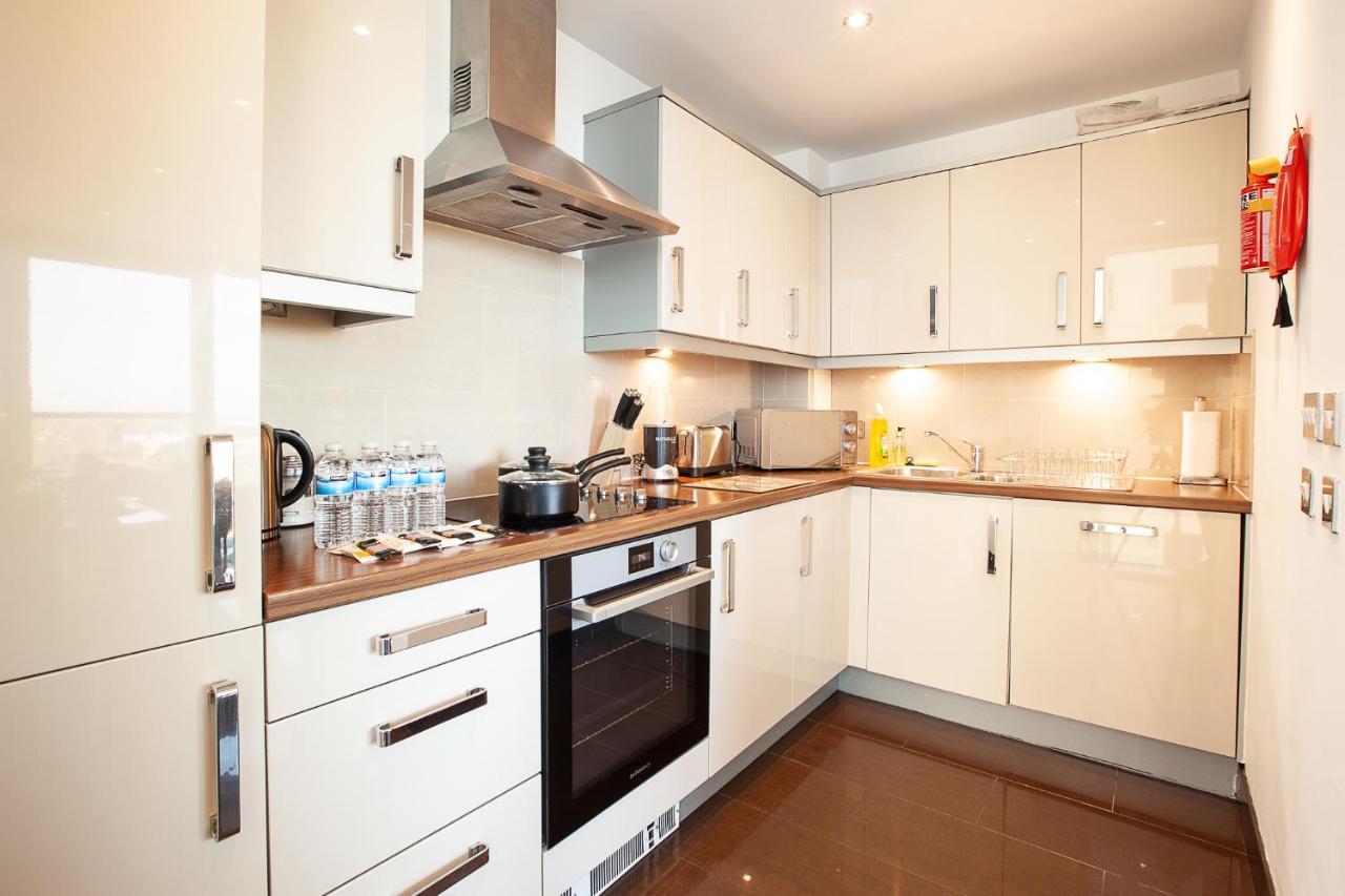 2 Bedroom 2 Bathroom Apartment In Central Milton Keynes With Free Parking And Smart Tv - Contractors, Relocation, Business Travellers Luaran gambar