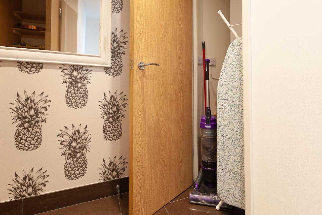 2 Bedroom 2 Bathroom Apartment In Central Milton Keynes With Free Parking And Smart Tv - Contractors, Relocation, Business Travellers Luaran gambar
