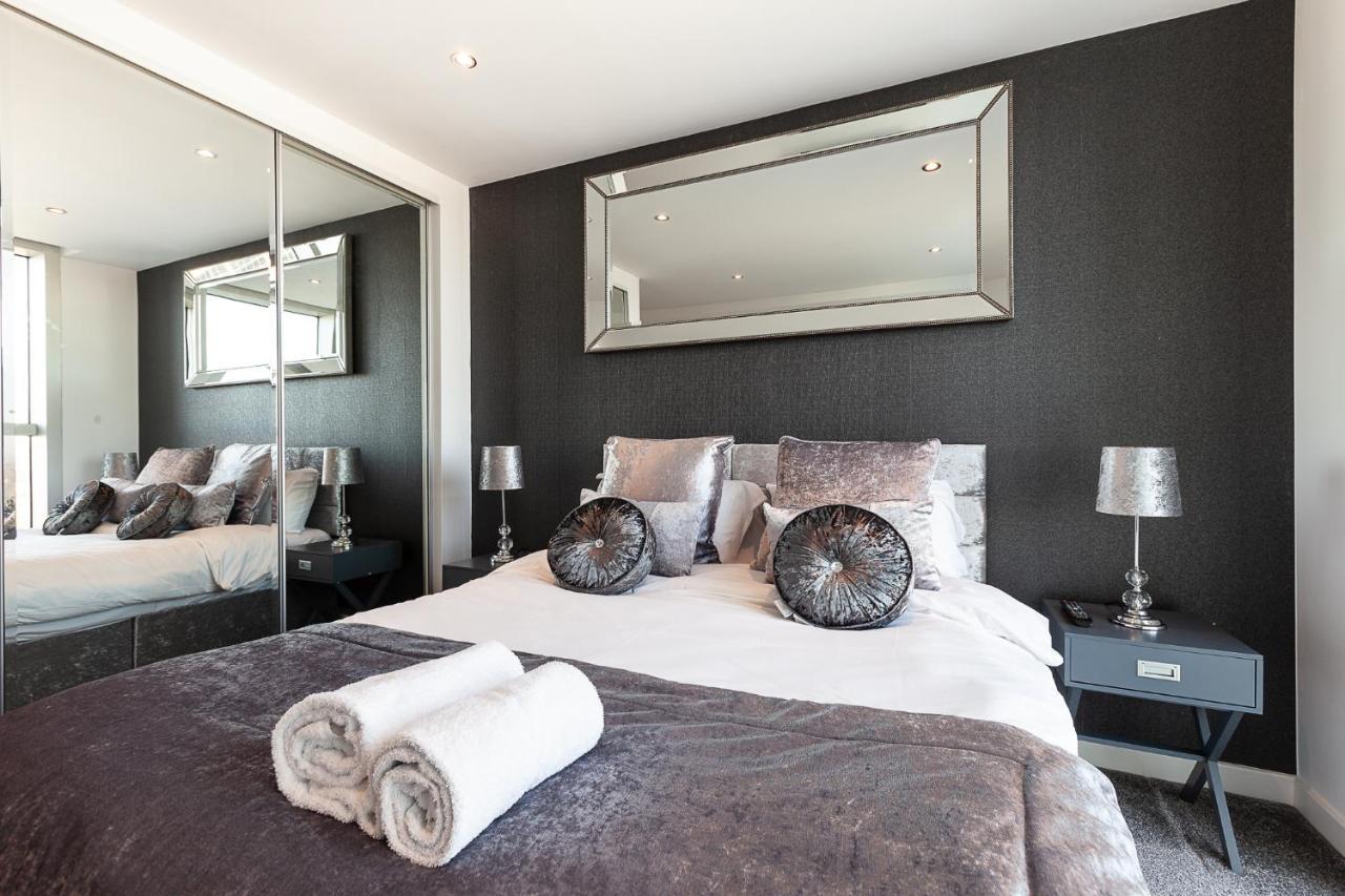 2 Bedroom 2 Bathroom Apartment In Central Milton Keynes With Free Parking And Smart Tv - Contractors, Relocation, Business Travellers Luaran gambar